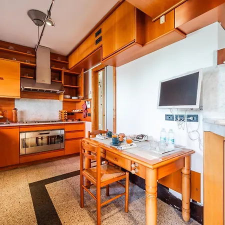 Luxury Penthouse - Sauna, Garage, Office, Terrace 別荘 *