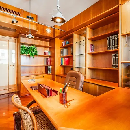Luxury Penthouse - Sauna, Garage, Office, Terrace Ferienhaus *