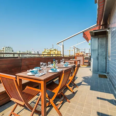 Luxury Penthouse - Sauna, Garage, Office, Terrace Ferienhaus *