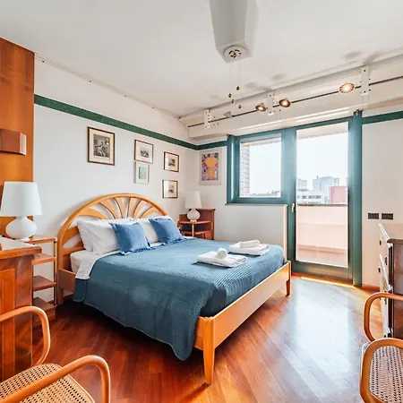Luxury Penthouse - Sauna, Garage, Office, Terrace Ferienhaus