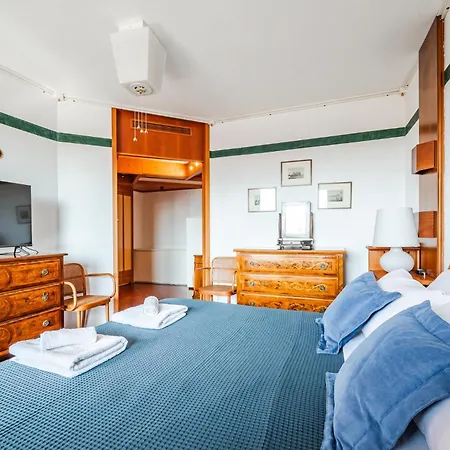 Luxury Penthouse - Sauna, Garage, Office, Terrace